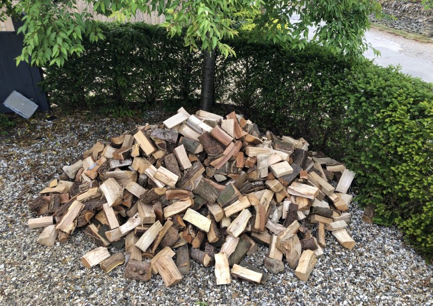 2 cubic metres tipped loose logs